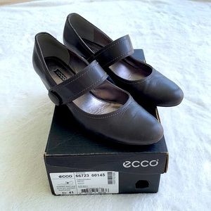 Ecco: grey wedge Mary Jane style women’s shoes